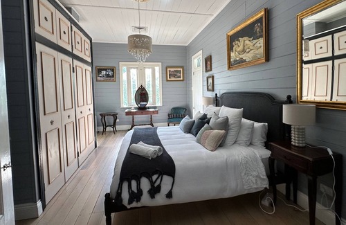 Ewingsdale Other | Country charm, exclusive farm retreat - 3 houses (21 pax) 7 minutes to Byron Bay