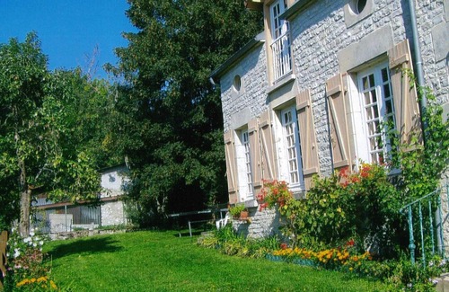 Bligny Cottage | Country cottage with enclosed garden in Bligny
