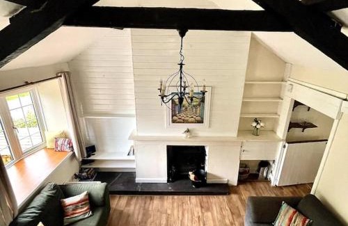 Bangor House | Country Cottage with Hot-Tub and Cosy Log Burner