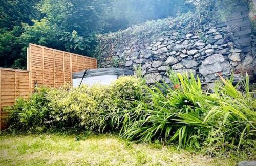 Bangor House | Country Cottage with Hot-Tub and Cosy Log Burner