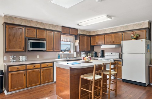 Dover House | Country Farm House in the Ozark Mountains