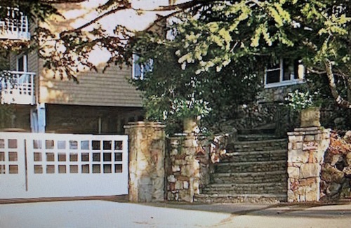 San Anselmo House | Country French Tree House with Incredible Views/ 20minutes to San Francisco!