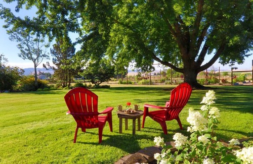 Walla Walla House | Country Garden · Country Garden - A Serene & Tranquil Getaway
