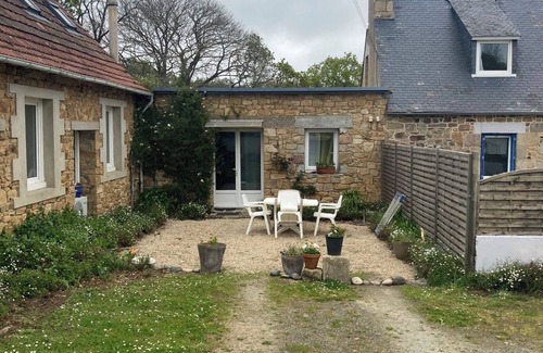 Penvenan House | Country house 50m², 7 minutes from the beach by car, pets welcome!