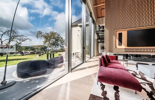 Saint-Cergues House | Country House 'Chateau De Neydens' with Mountain View, Wi-Fi and Air Conditioning