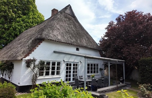 Kosel House | Country house to the old chestnut in Bohnert