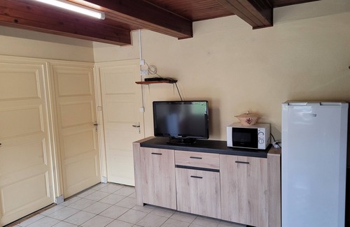Valbeleix House | Country house in a valley 12 km from BESSE. PROMO from August 24 to 31