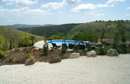 Buscemi House | Country house with 3 apartments in the middle of an olive grove - peace and relaxation