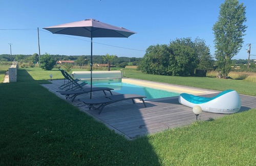 Verteillac House | Country house with heated swimming pool.