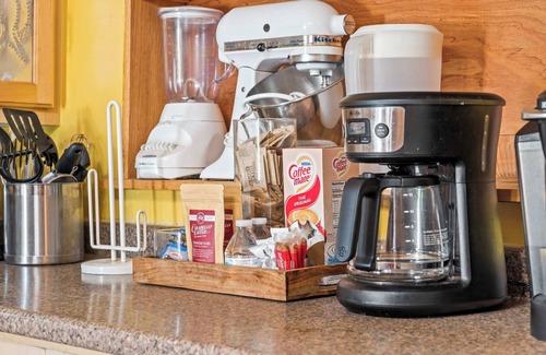 Jonesville House | Country Lodge for 18, With Pool and Pond, Near Ark