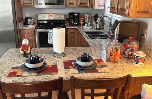 Gallatin House | Country setting guesthouse.