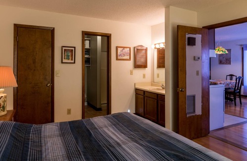 Carrboro Apartment | Countryside and Thai food in Carrboro