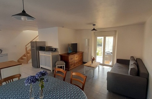 Marzan House | Countryside close to shops 2 bedrooms 2 bathrooms