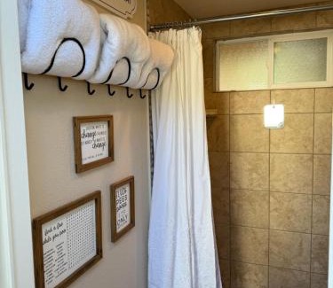 Woodland House | County Poolhouse 20 Min SMF UC Davis Campus