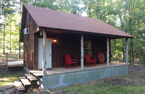 Saint Joe Cabin | Couples' Retreat at Buffalo Bender Cabin - Pet Friendly, 2 mi to Buffalo River