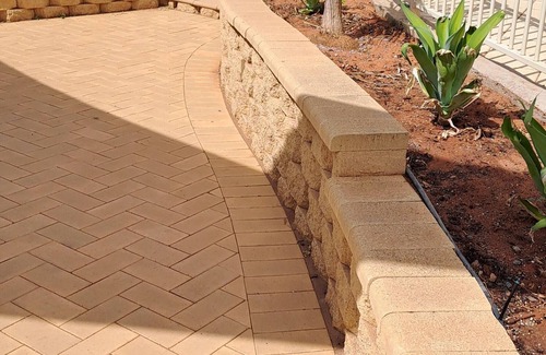 Broken Hill Cottage | Couples' Retreat, North Broken Hill w/Pool - 5mins drive to town!