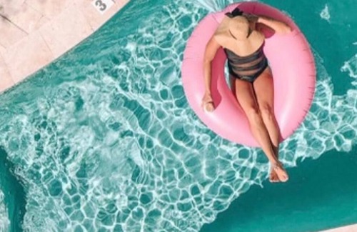 Tybee Island Cottage | Couples Retreat with POOL + FREE Bikes & Golf Cart + Stroll to Beach