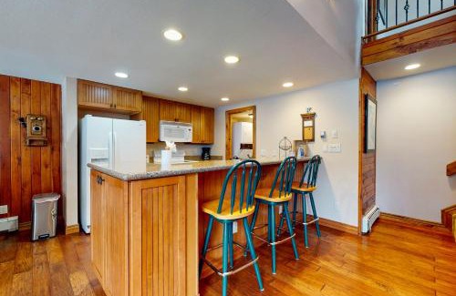 Vail House | Courtside 23 - Spacious East Vail Townhome