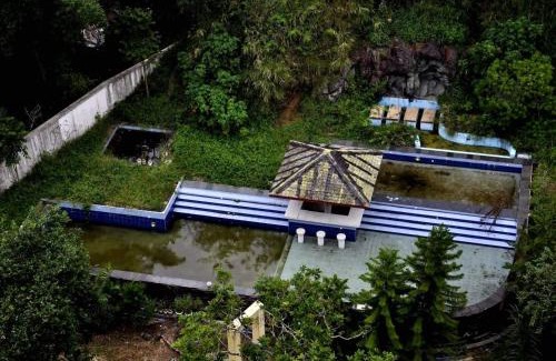 Baguio Apartment | Courtyard Getaway