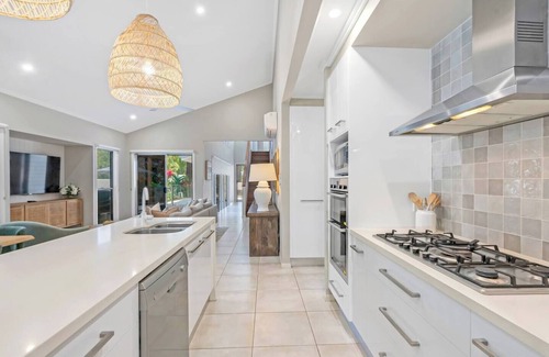 Palm Cove Villa | Cove House Coastal Convenience by the Pool