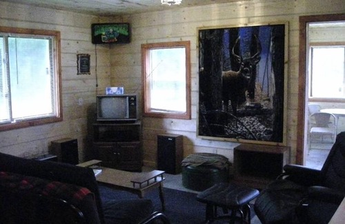 Constableville Cabin | Coyote Den, Snowmobile-Guest Cabin-Constableville, ~NY~