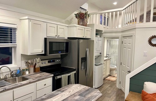 McKinney Cottage | Cozy 1.5-acre retreat carved out of an 11-acre ranch minutes from McKinney