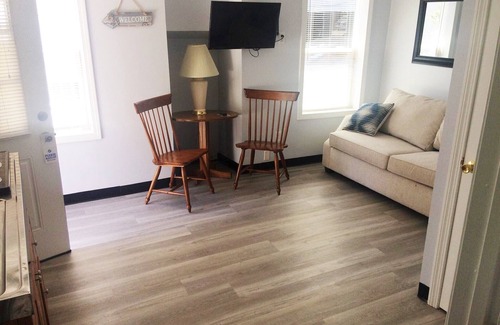 Old Orchard Beach Cottage | Cozy 1 Bedroom Cabin