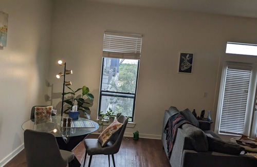 Mueller Apartment | Cozy 1 bedroom Apartment down ATX