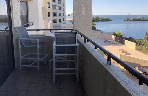 Hudson Beach Pointe Condo | Cozy 1-bedroom condo in Hudson with WiFi, fitness room, private beach & pool