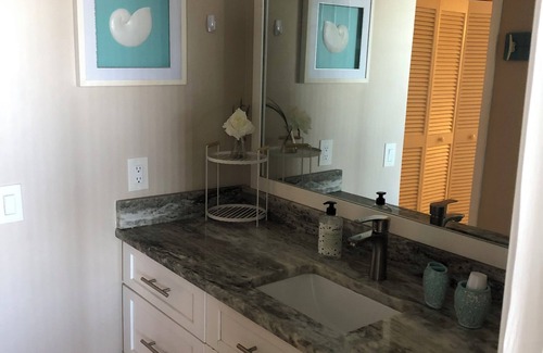 Hudson Beach Pointe Condo | Cozy 1-bedroom condo in Hudson with WiFi, fitness room, private beach & pool