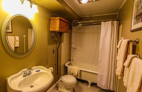 Deer Valley Hotel | Cozy 1 bedroom condo, sleeps 4 with WiFi on Main Street in Park City