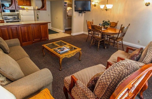 Deer Valley Hotel | Cozy 1 bedroom condo, sleeps 4 with WiFi on Main Street in Park City