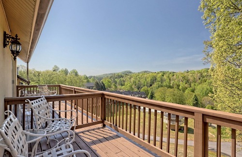 Clayton Condo | Cozy 1-Bedroom King Room in Clayton, GA with Mountain Views and Resort Access