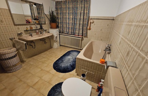 Gauting House | Cozy 1-bedroom, sharing bathroom and kitchen in marvelous Gauting with WiFi