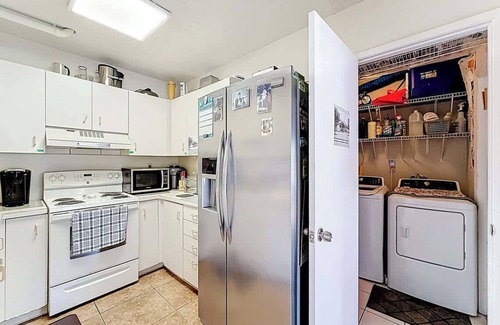 Fontainebleau House | Cozy 1BR Shared Home | Pool, Tennis & Lake Access