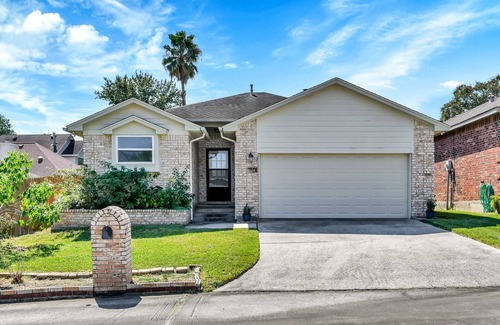 April Sound House | Cozy 2 Bdrm Home in Quiet NBHD + Pets Allowed