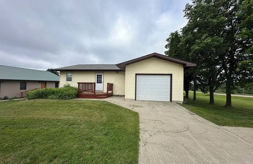 Lake City House | Cozy 2-bedroom/2-bath house located just outside Roy Lake State Park.