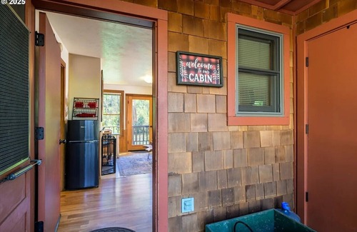 Blue River Cabin | Cozy 2-bedroom, 2-full bath cabin in enchanting Blue River with AC