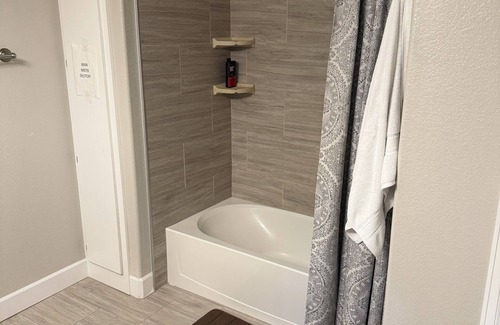 Aurora Apartment | Cozy 2-bedroom apartment in nice Centennial with AC and Heating