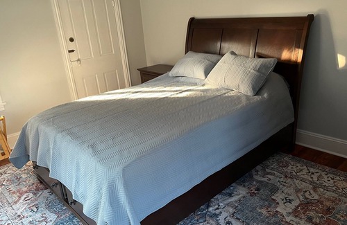 Carlisle Apartment | Cozy 2-bedroom apartment, 5 minute walk from colleges, restaurants and shopping