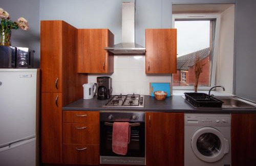 Leith Apartment | Cozy 2 Bedroom Apartment by Leith Water/ Ocean