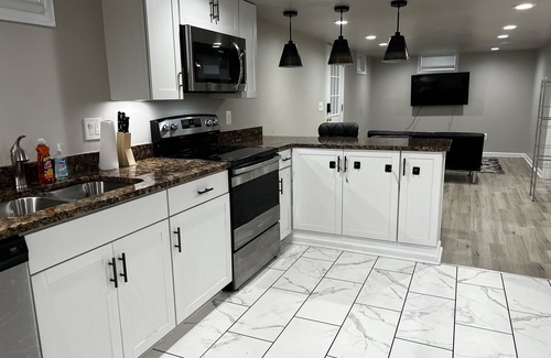 Essex Apartment | Cozy 2 bedroom apartment w/free parking