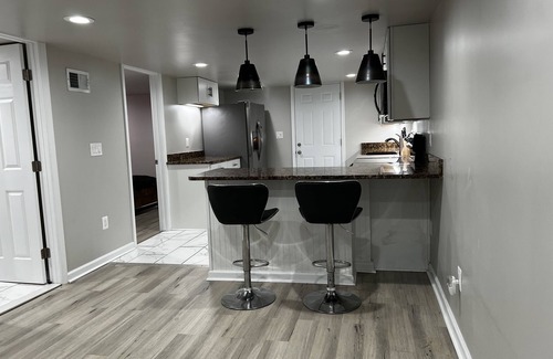 Essex Apartment | Cozy 2 bedroom apartment w/free parking