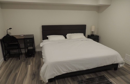 Winnipeg House | Cozy 2-Bedroom basement Suite with Private entrance South Winnipeg.