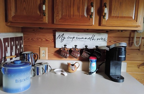 Sweetwater Cabin | Cozy 2-bedroom cabin in welcoming Sweetwater on 48 acre horse farm.