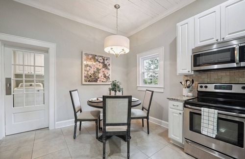 Hickory Cottage | Cozy 2 bedroom in heart of Hickory, NC