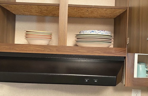 Camp Swift House | Cozy 2-bedroom mobile home with AC and WiFi in wonderful Bastrop.