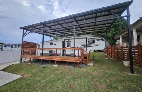 Florida House | Cozy 2-bedroom RV in peaceful Vieques with WiFi, AC