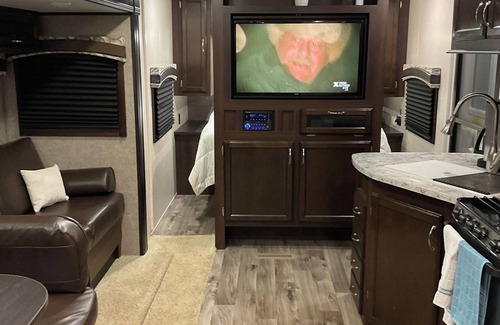 Broken Bow House | Cozy 2-bedroom RV with WiFi, AC, in charming Broken Bow