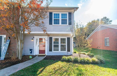 Valley Falls House | Cozy 2 bedroom Townhome in Spartanburg, SC